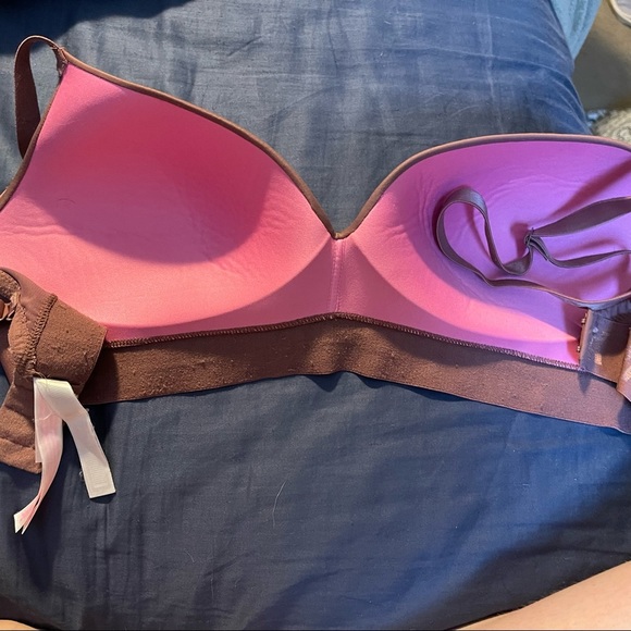 ✨PINK Victorias Secret Wear Everywhere T-Shirt Lightly Lined Bra✨ - Picture 2 of 7
